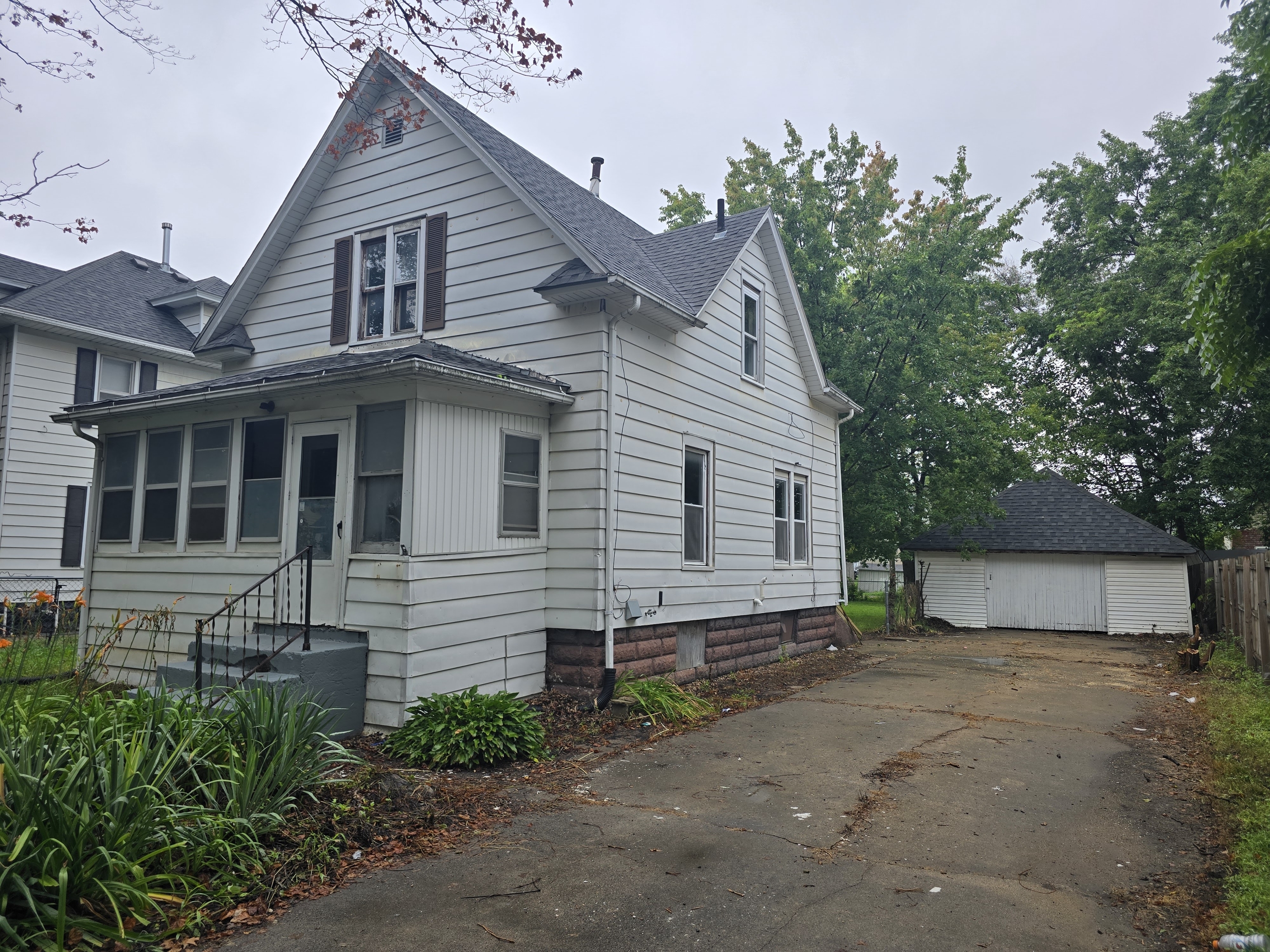 642 Dawson Street